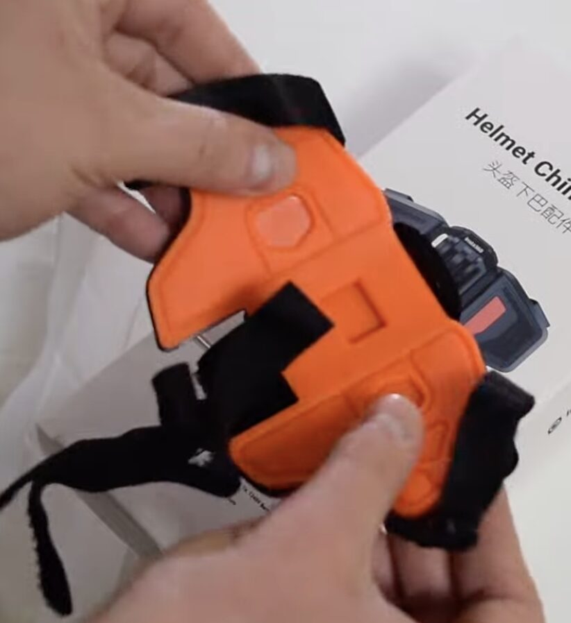 ヘルメット顎マウントの裏