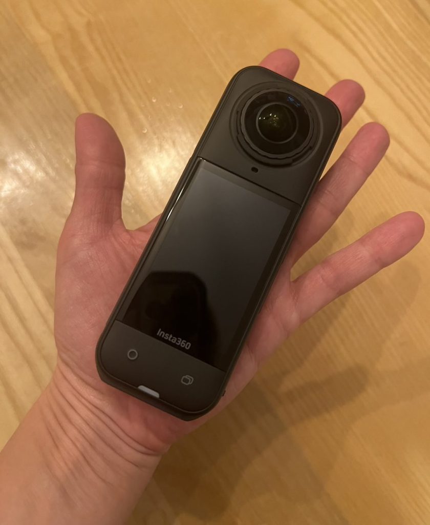 Insta360 X5手のひらの画像