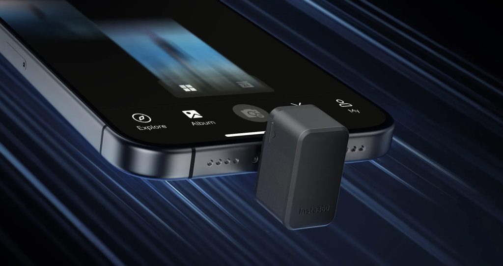 Insta360 X5 クイックリーダーをスマホにつけてデータを転送する画像