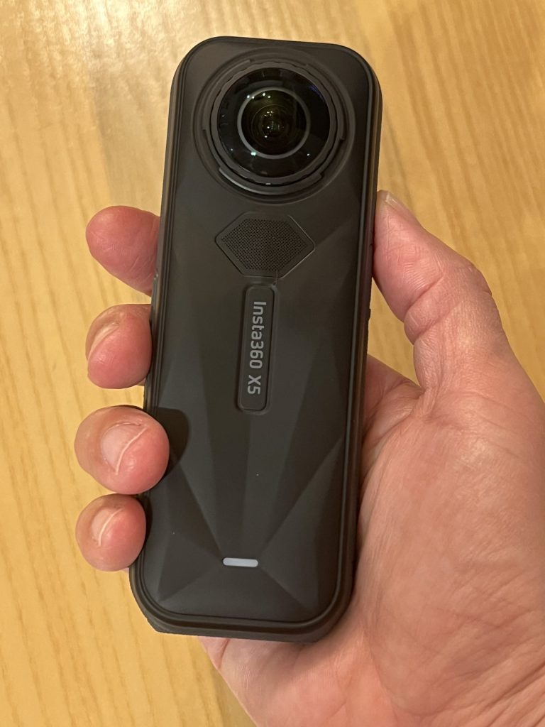 Insta360 X5本体画像裏