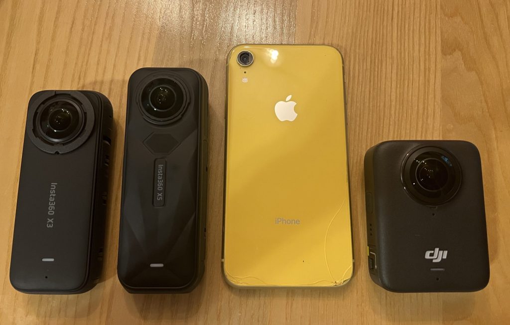 X3とX5とOsmo360をiphoneと比べた大きさ