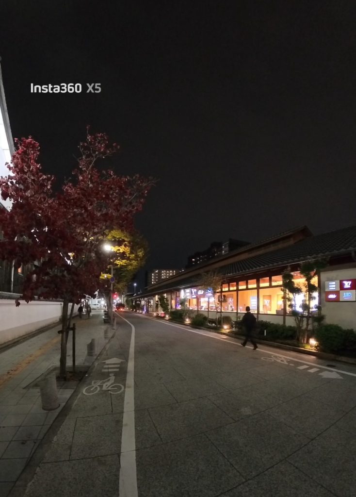 X5 夜の光がある場所での撮影画像