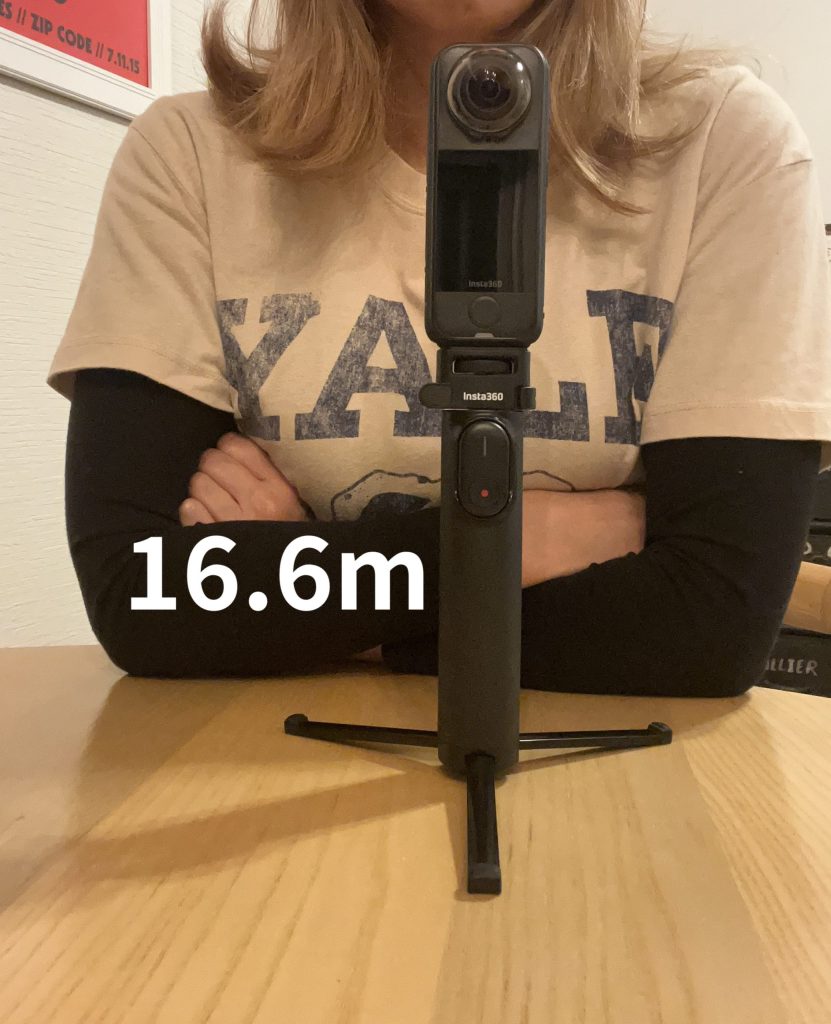 折りたたみ式内蔵三脚付き自撮り棒 最長16.6cm